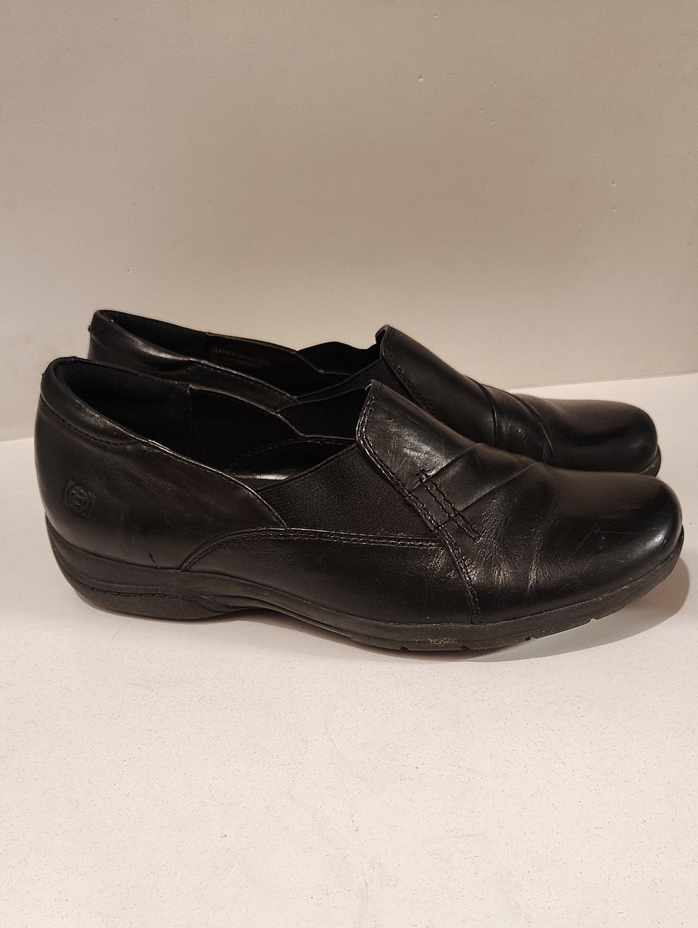 Earth Origins Caleigh premium black leather slip-on - Size 9